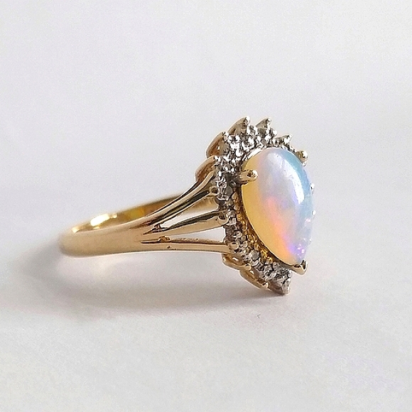 Jewelry - 10KT GOLD OPAL& DIAMOND HALO RING!
